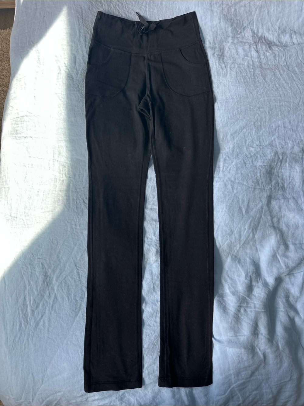 Lululemon highrise vintage bootcut yoga pants with pockets